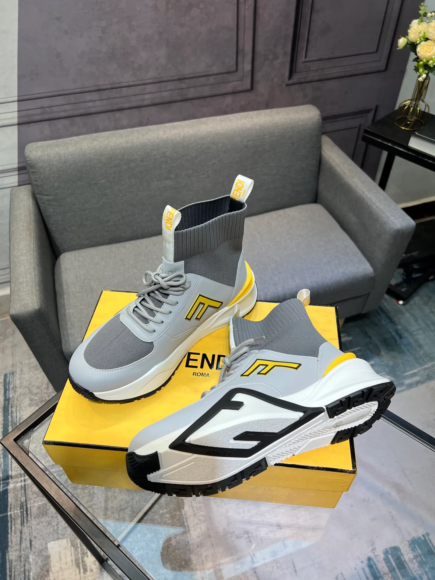 Men's shoes 💰580 FENDI men's fashion casual shoes 👟Hot sale🔥Official website 1:1 replica ⬆️Original quality - Original leather - Original breathable mesh lining Original outsole 1:1 replica, code number 38-44 (45-46 customized)